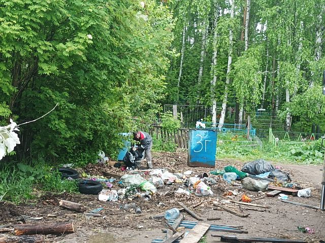 Вывоз мусора с кладбища в п. Минино в 2024 году.