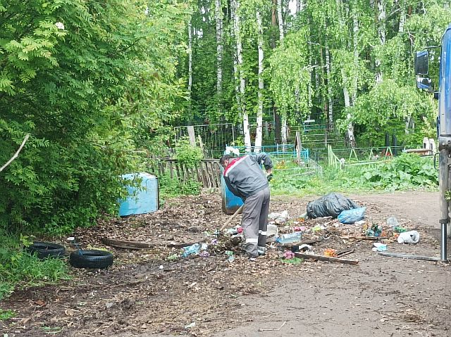 Вывоз мусора с кладбища в п. Минино в 2024 году.
