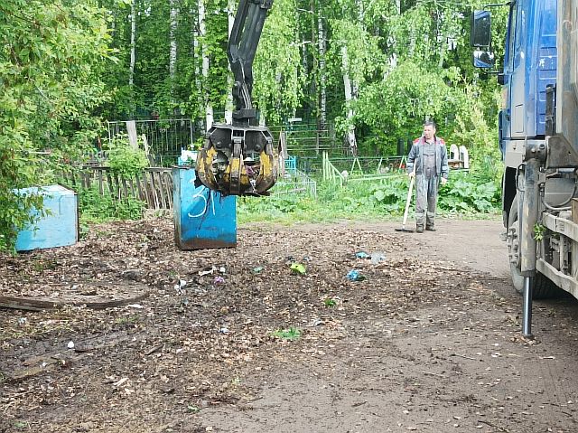 Вывоз мусора с кладбища в п. Минино в 2024 году.