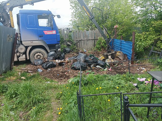 Вывоз мусора с кладбища в п. Минино в 2024 году.